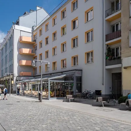 Kuznicza Centralcity Apartman *